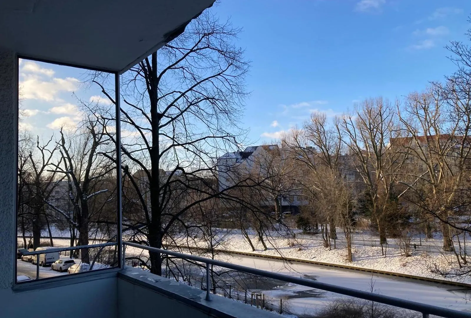 Pansiyon Canal-Front At Maybachufer - 1 Private Room In 80 Sqm Two-Bedroom Flatshare Apartment Berlin