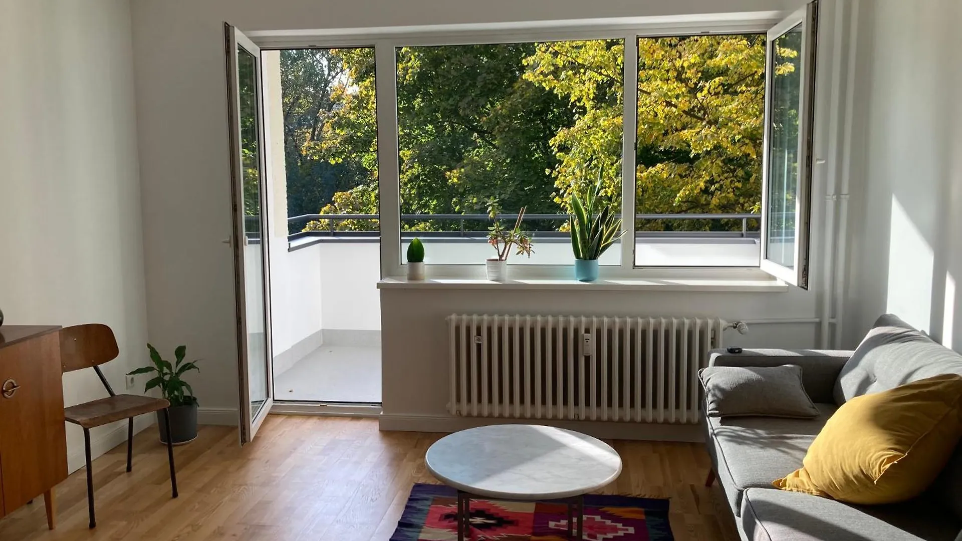 Canal-Front At Maybachufer - 1 Private Room In 80 Sqm Two-Bedroom Flatshare Apartment Berlin Almanya